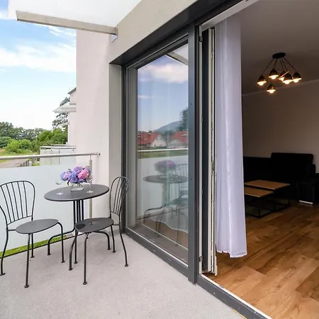 Apartment Pod Lasem Z Klimatyzacja I 2 Sypialniami - Dream Ustron