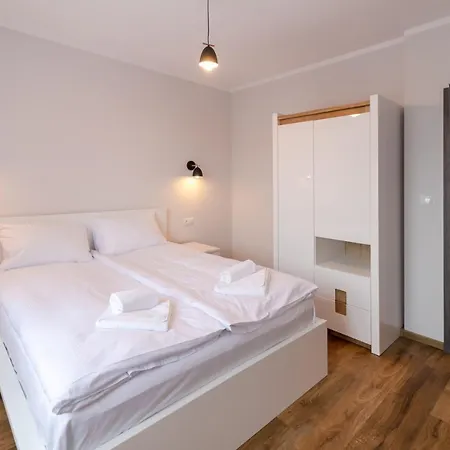 Pod Lasem Z Klimatyzacja I 2 Sypialniami - Dream אוסטראון